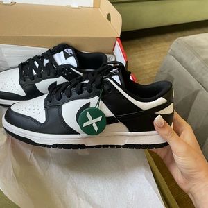 Nike Panda Dunks